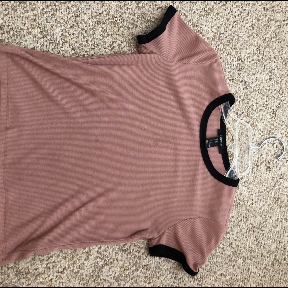 Soft pink cropped shirt